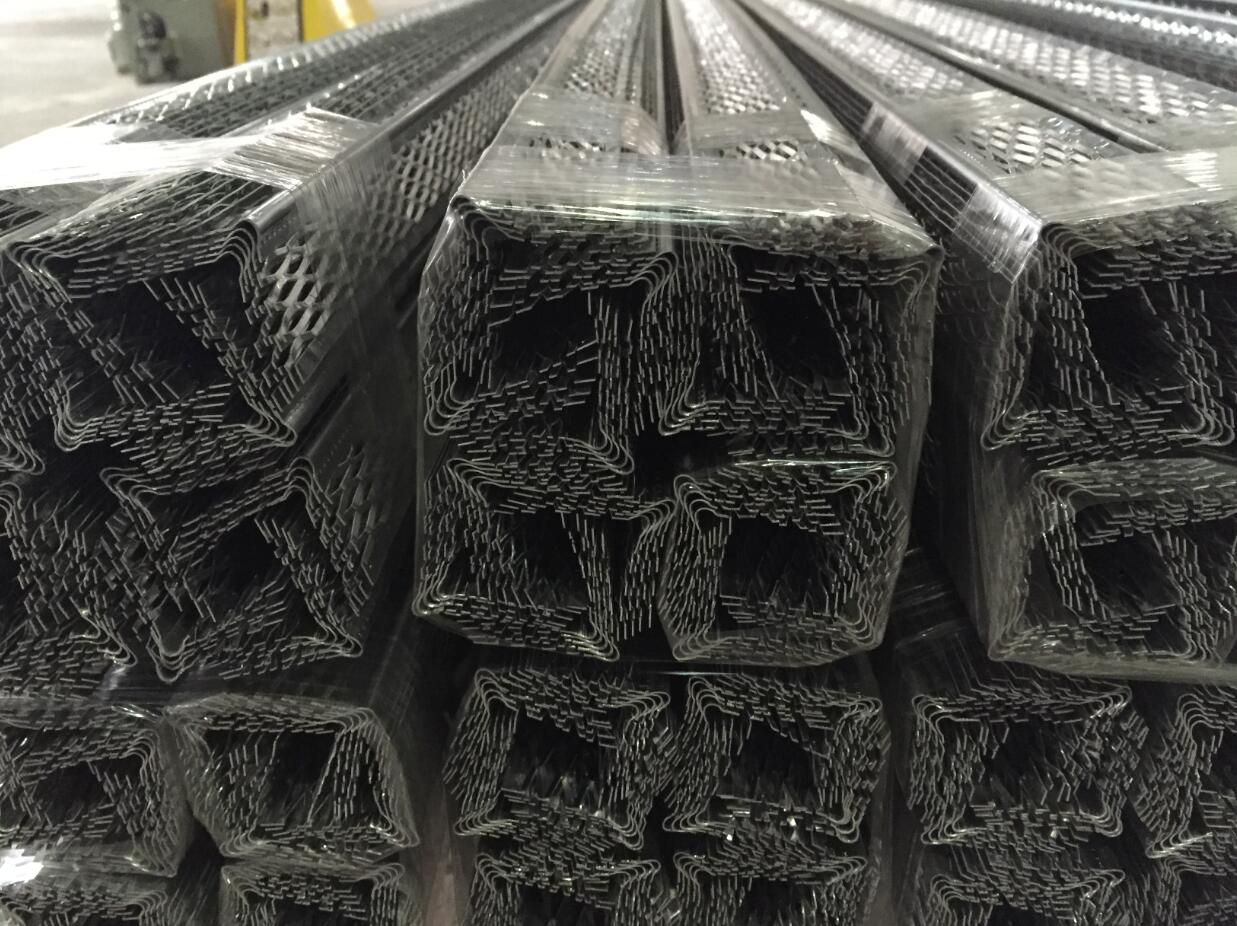 Aluminium corner beads (3)