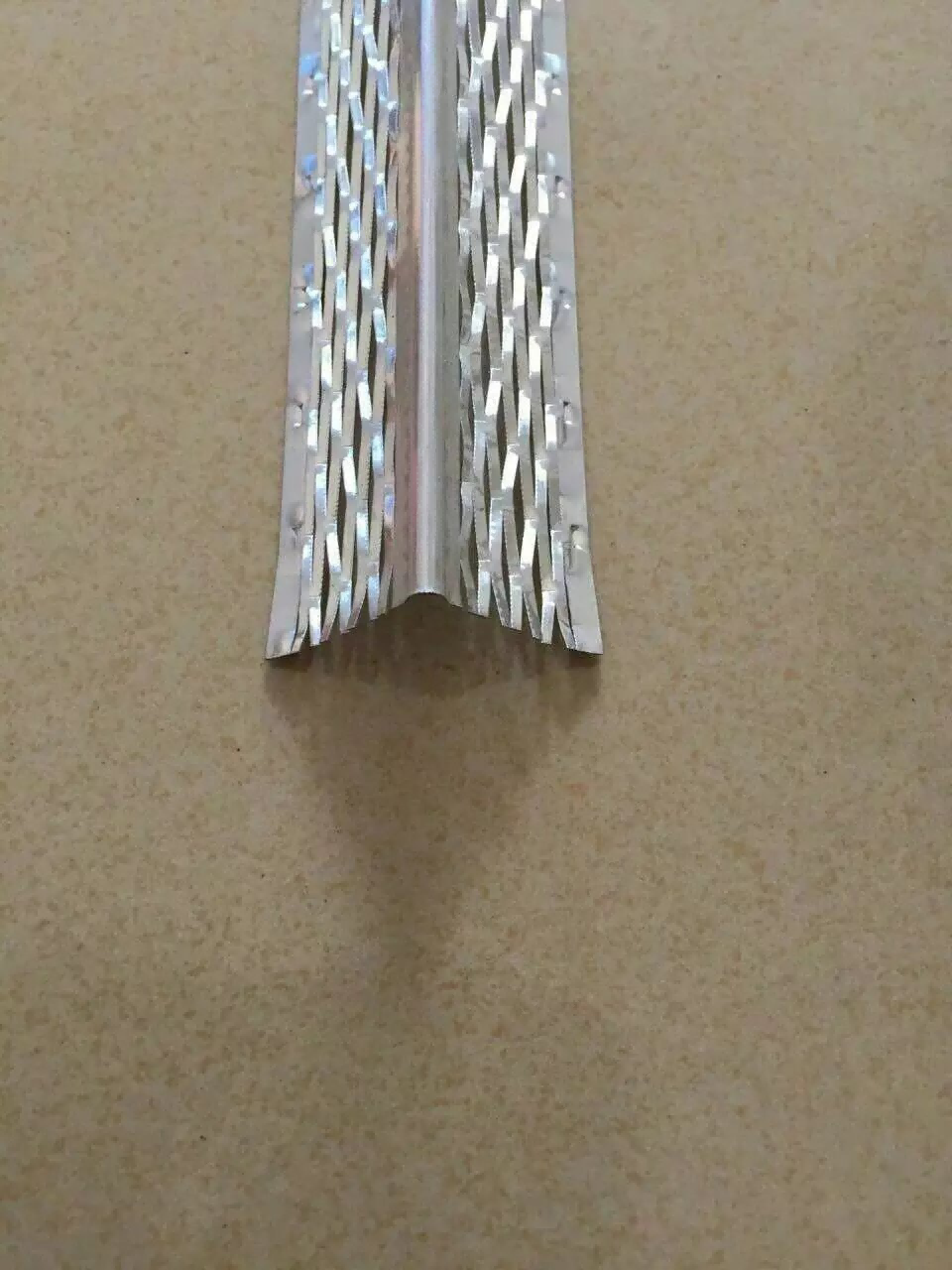 Aluminium corner beads (3)