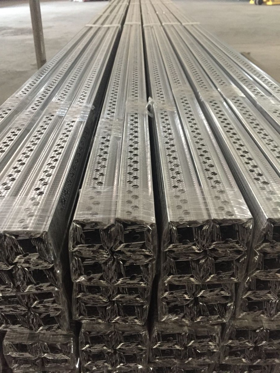 Aluminium corner beads (11)