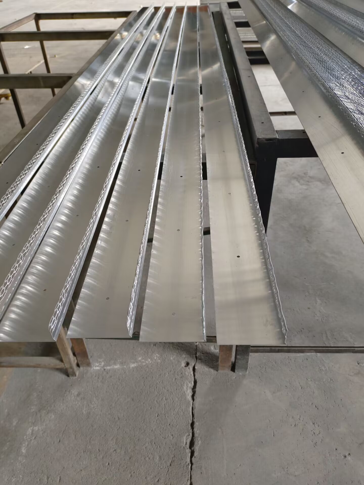 Aluminum Reveal Beads (7)